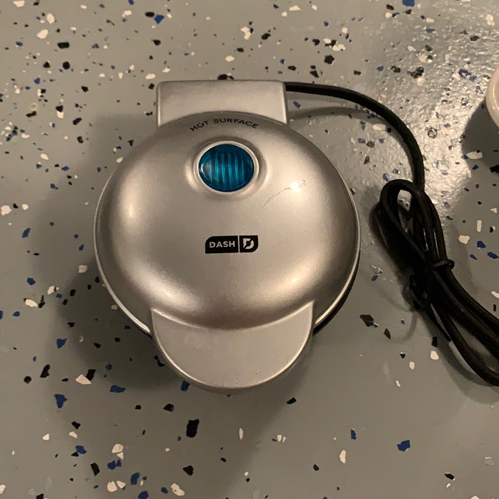 Waffle maker mini